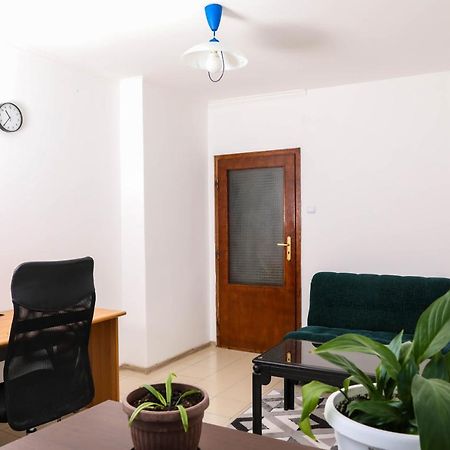 Krichim Apartments,Three-Bedroom, Large Apartment, Top Center София Экстерьер фото