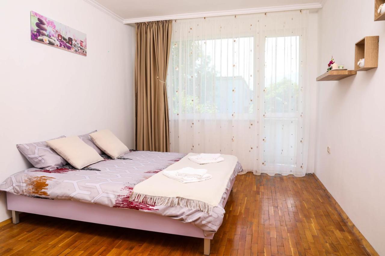 Krichim Apartments,Three-Bedroom, Large Apartment, Top Center София Экстерьер фото