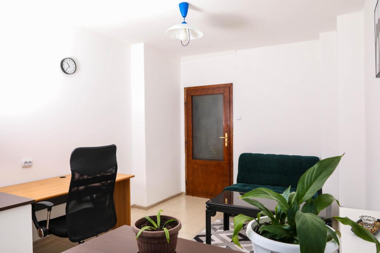 Krichim Apartments,Three-Bedroom, Large Apartment, Top Center София Экстерьер фото