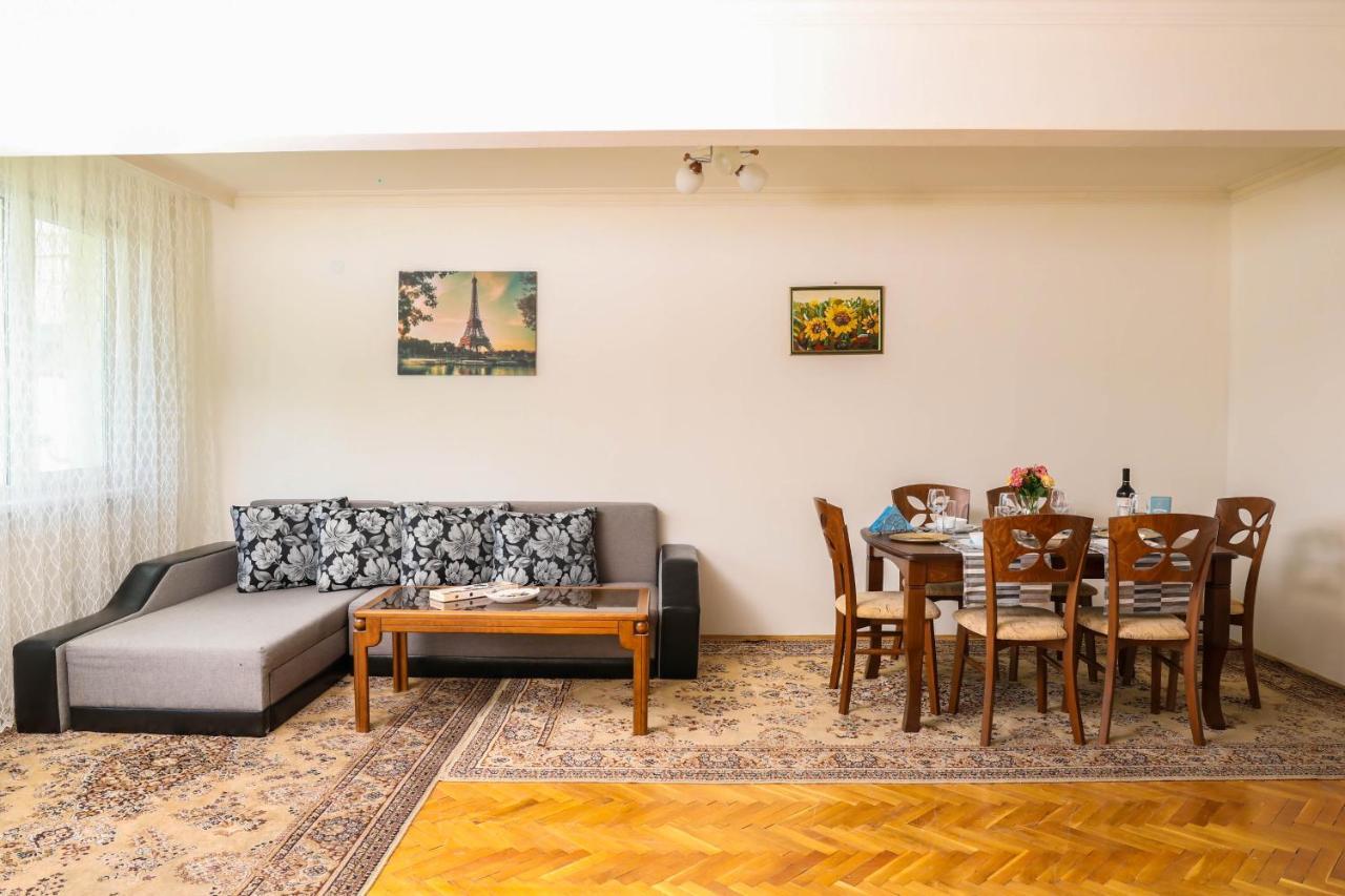 Krichim Apartments,Three-Bedroom, Large Apartment, Top Center София Экстерьер фото